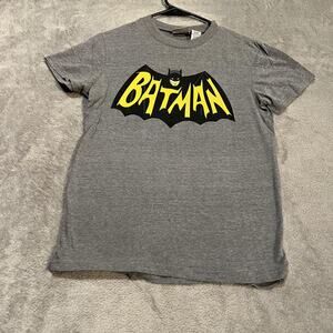 Batman Shirt Womens Small Gray Graphic Tee Crewneck DC Comics Superhero Logo
